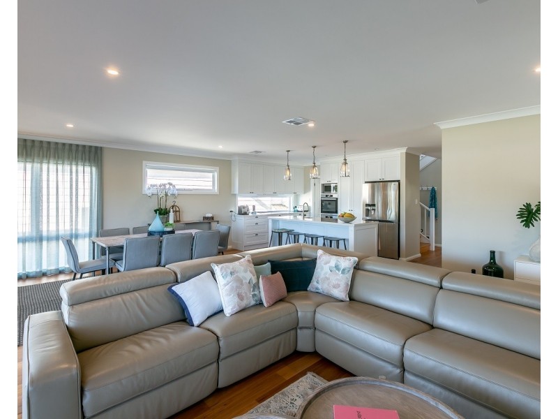 10 Illoura Reserve, Davistown NSW 2251