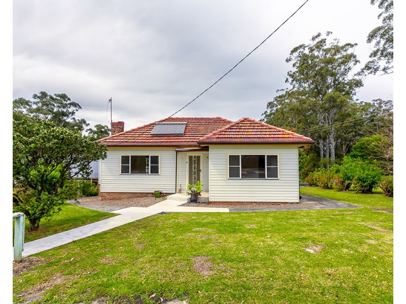 22 Serpentine Rd, Erina Heights NSW 2260
