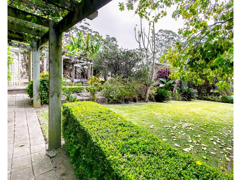 22 Serpentine Rd, Erina Heights NSW 2260