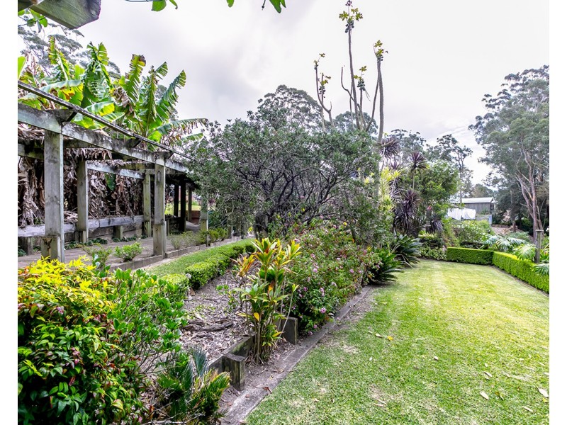 22 Serpentine Rd, Erina Heights NSW 2260