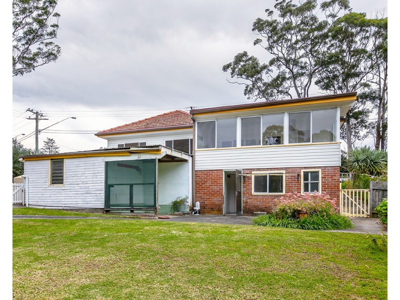 22 Serpentine Road, Erina Heights NSW 2260