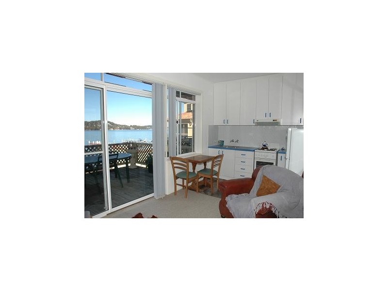 2/19 Caroline St, East Gosford NSW 2250