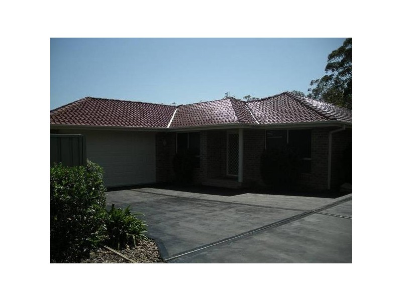 19 Merideth Pl, Green Point NSW 2251
