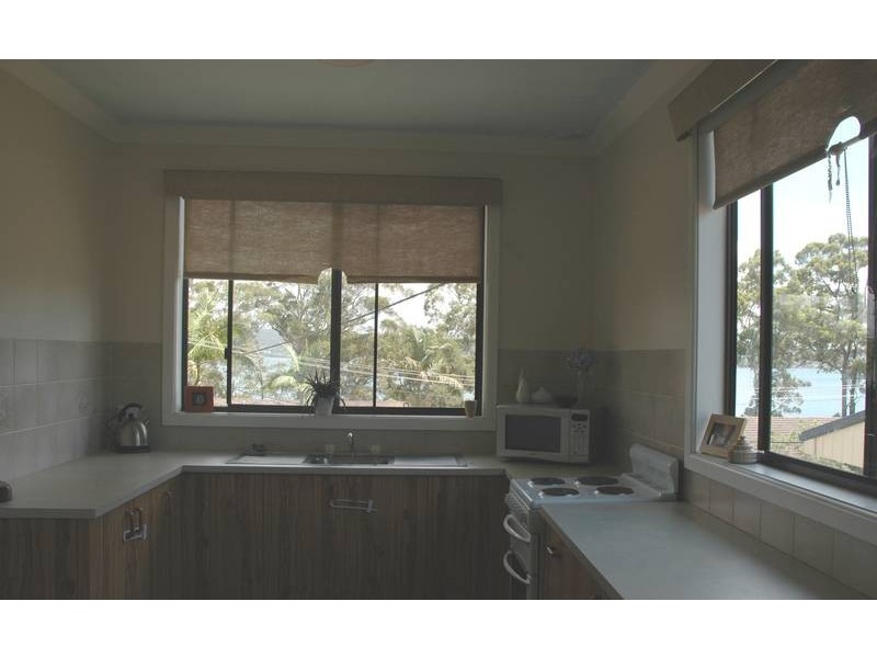 6 Wilkie-King Ave, Saratoga NSW 2251