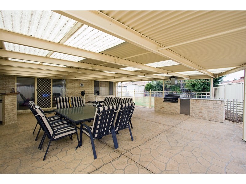 16 Kiber Drive, Glenmore Park NSW 2745