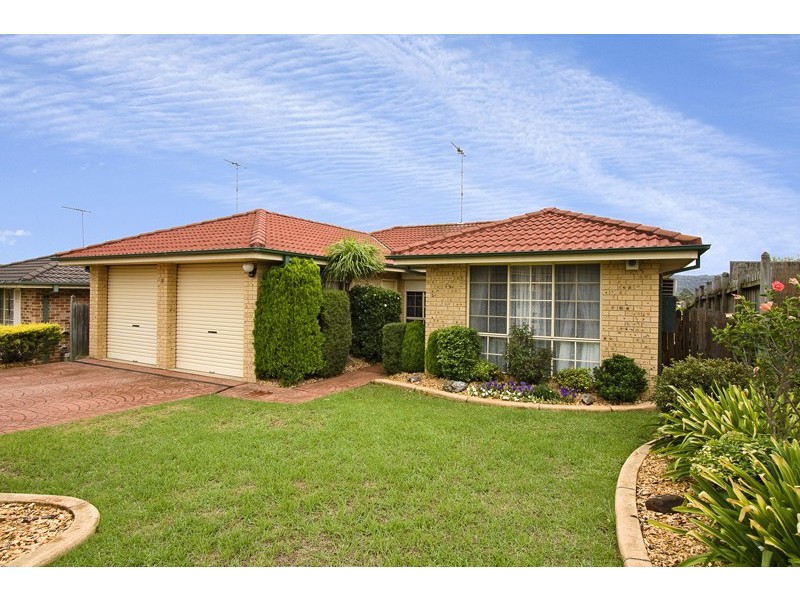 8 Brady Place, Glenmore Park NSW 2745