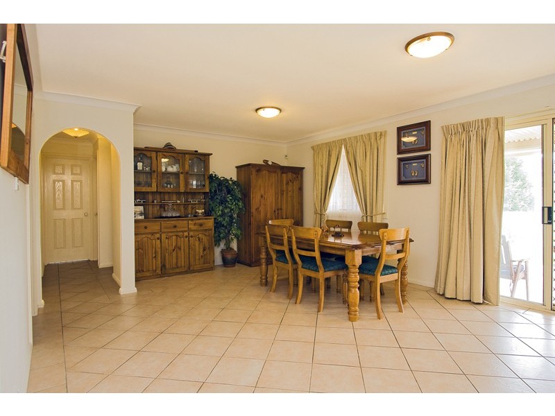 8 Brady Place, Glenmore Park NSW 2745