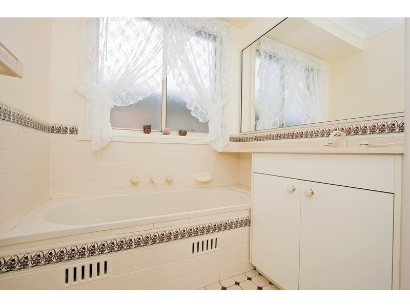 8 Brady Place, Glenmore Park NSW 2745