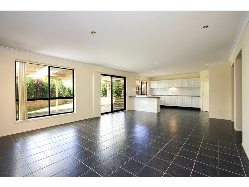 14 Waterford Way, Glenmore Park NSW 2745