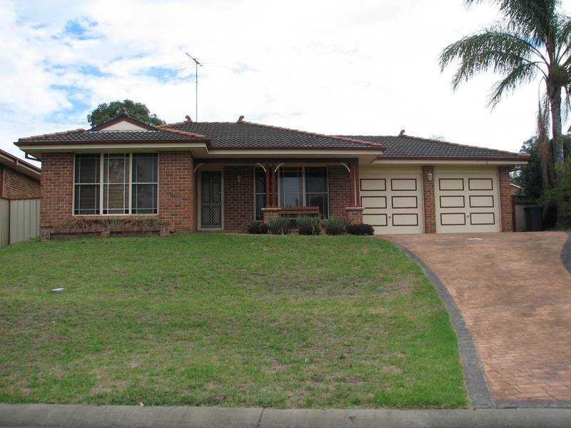 10 Flitcroft Place, Glenmore Park NSW 2745
