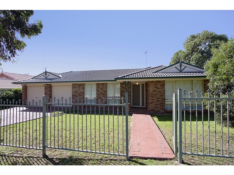 6 St Andrews Drive, Glenmore Park NSW 2745