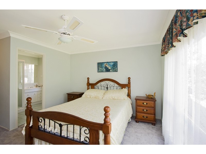 6 St Andrews Drive, Glenmore Park NSW 2745