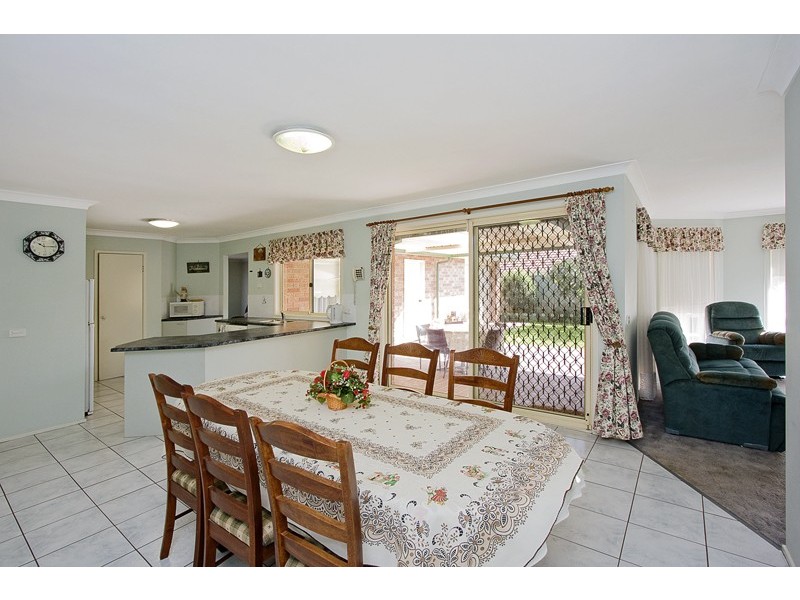 6 St Andrews Drive, Glenmore Park NSW 2745