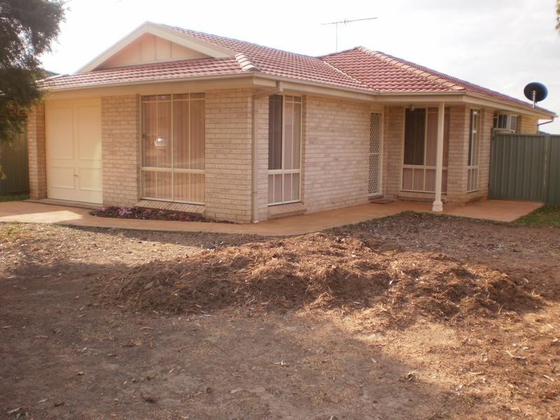 1 Bukari Way, Glenmore Park NSW 2745