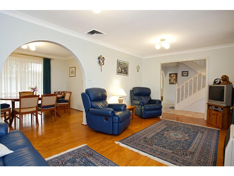 6 Viola Place, Glenmore Park NSW 2745