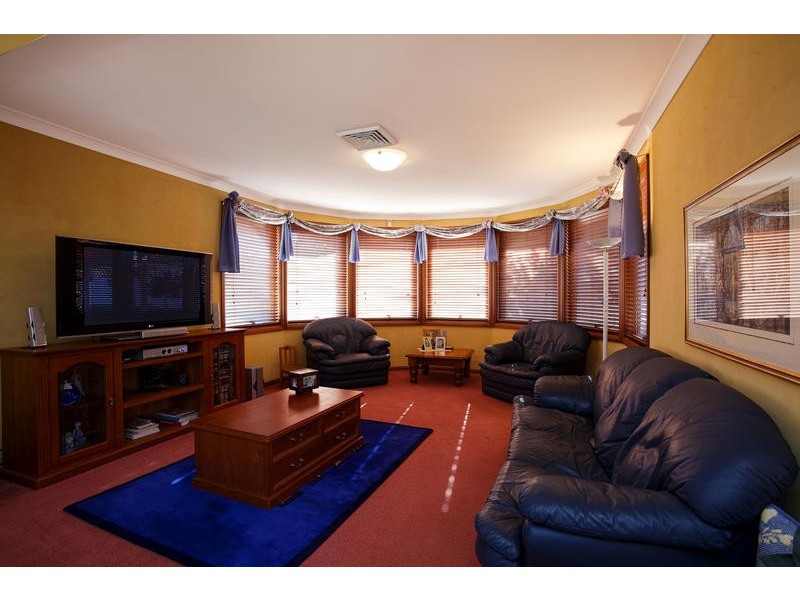 7 Jimbuck Close, Glenmore Park NSW 2745