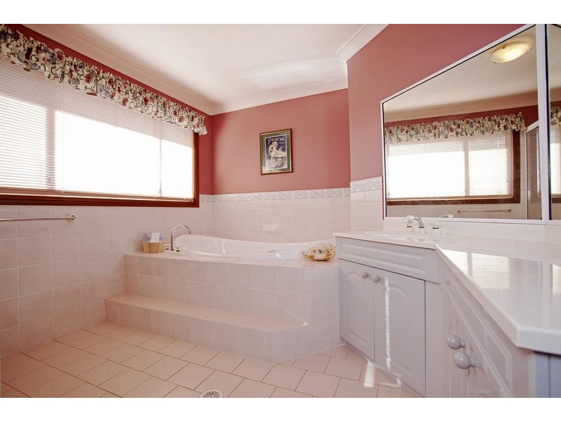 7 Jimbuck Close, Glenmore Park NSW 2745