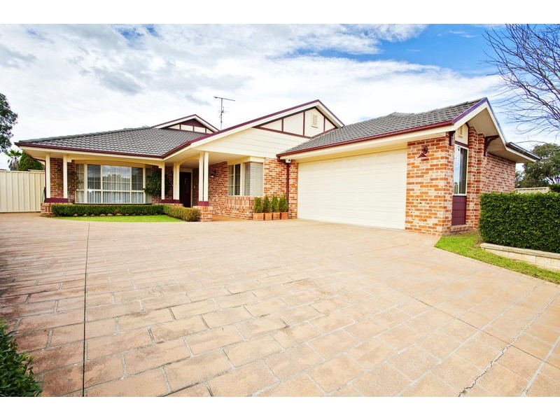 4 Riddell Close, Glenmore Park NSW 2745
