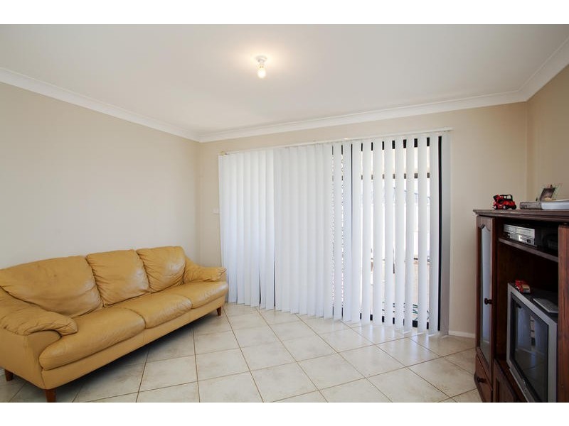 17 Cascade Avenue, Glenmore Park NSW 2745