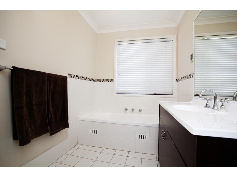 17 Cascade Avenue, Glenmore Park NSW 2745