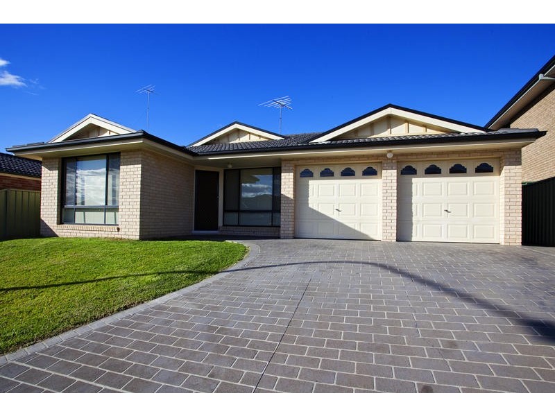 16 Tarrabundi Drive, Glenmore Park NSW 2745