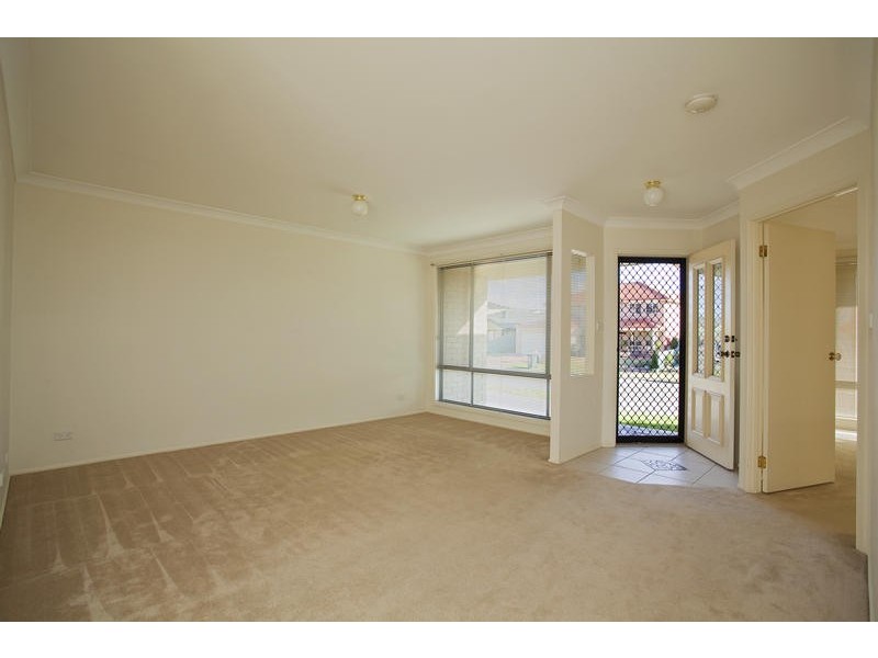 16 Tarrabundi Drive, Glenmore Park NSW 2745