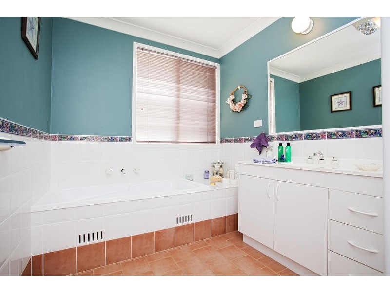 5 Freesia Place, Glenmore Park NSW 2745