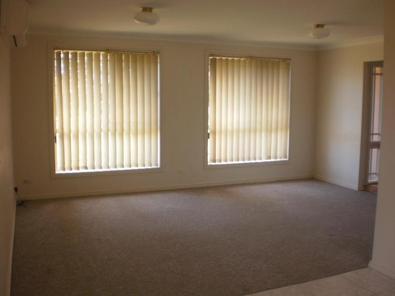 2 Wollabi Crescent, Glenmore Park NSW 2745