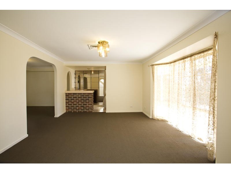 6 Azalea Court, Glenmore Park NSW 2745