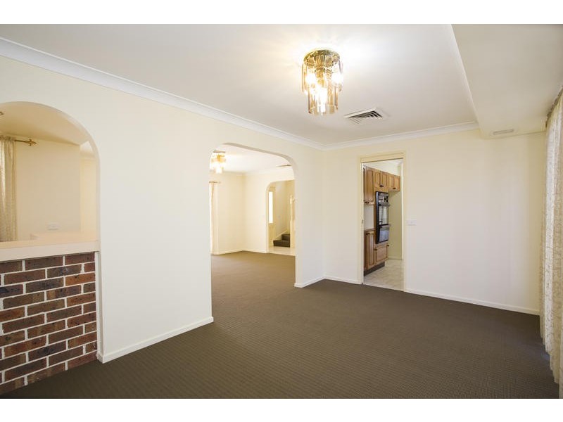 6 Azalea Court, Glenmore Park NSW 2745