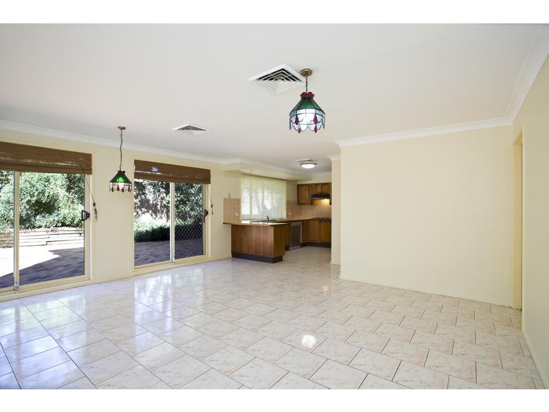 6 Azalea Court, Glenmore Park NSW 2745