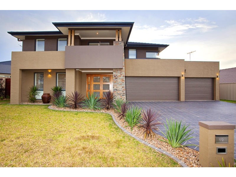 19 Bangalla Parade, Glenmore Park NSW 2745