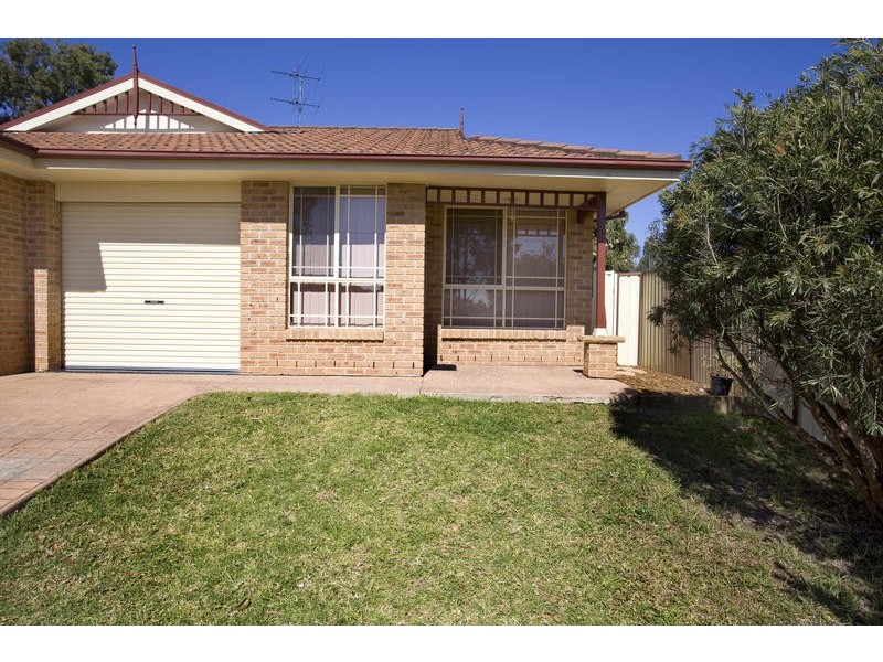 8B Scrubwren Place, Glenmore Park NSW 2745