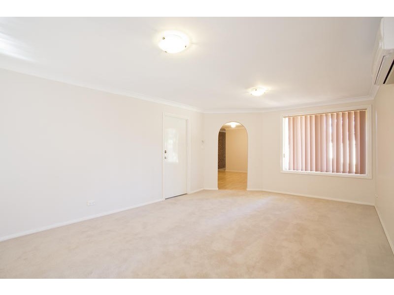 8B Scrubwren Place, Glenmore Park NSW 2745