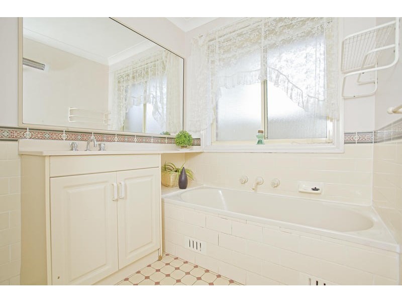 52 Woodlands Drive, Glenmore Park NSW 2745