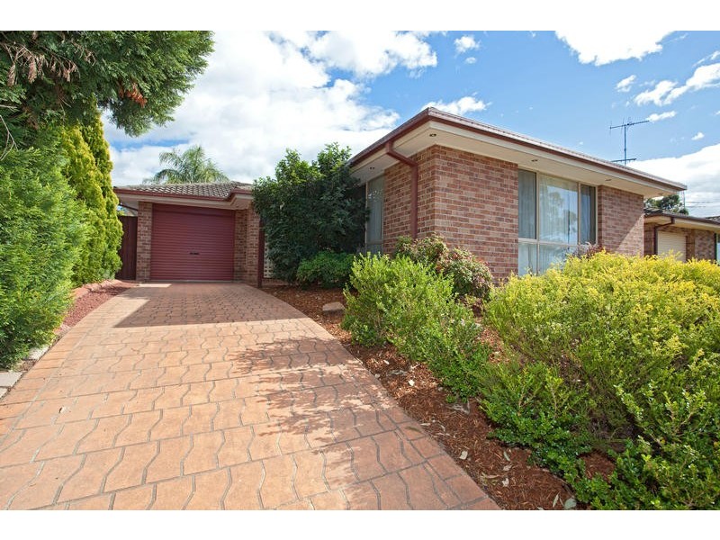 5 Sittella Place, Glenmore Park NSW 2745