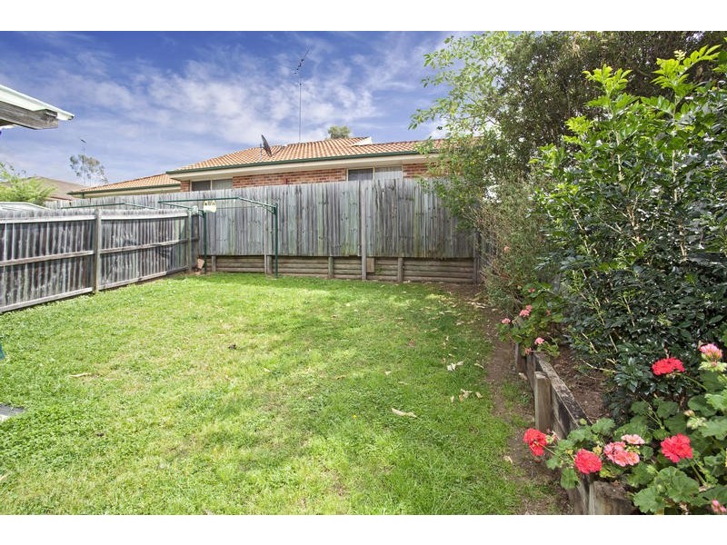 2/8 Friarbird Crescent, Glenmore Park NSW 2745