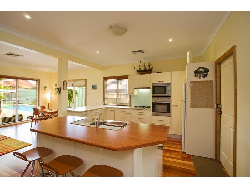 15 Wollabi Cres, Glenmore Park NSW 2745