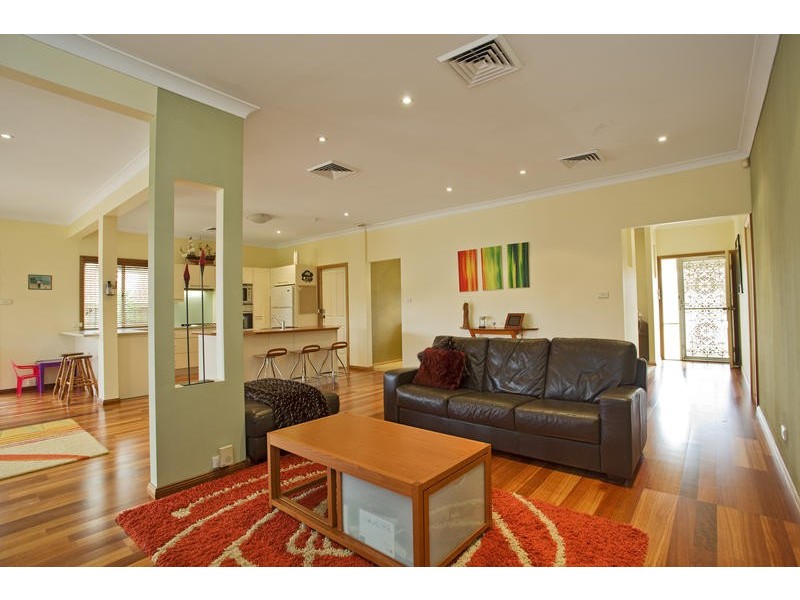 15 Wollabi Cres, Glenmore Park NSW 2745