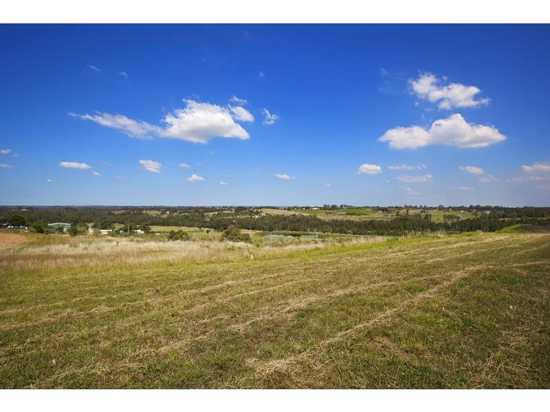 96 Castle Road, Orchard Hills NSW 2748