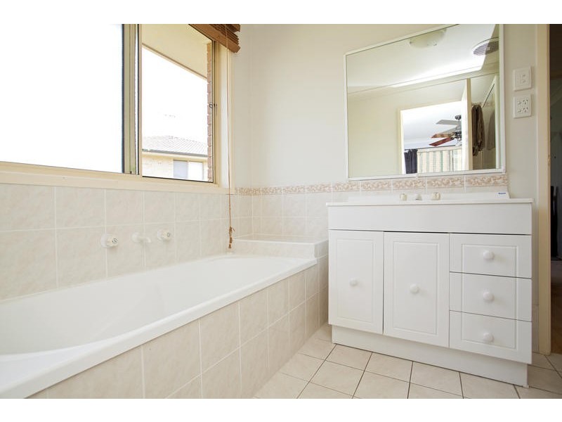 6 Guru Place, Glenmore Park NSW 2745