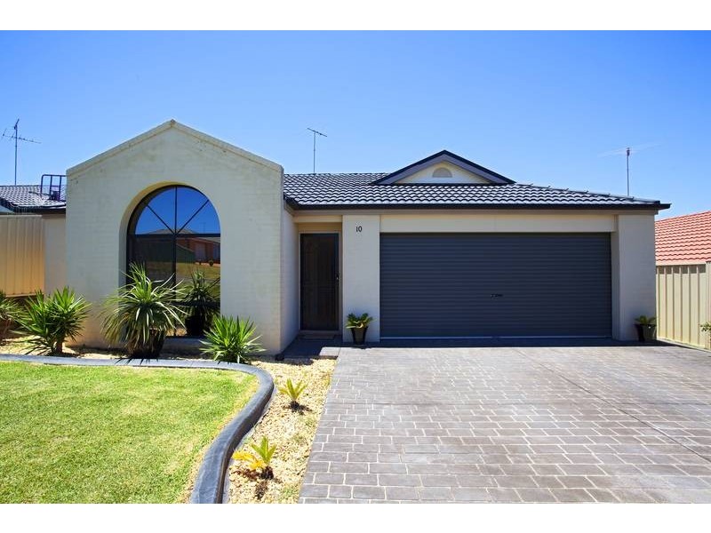 10 Wallan Avenue, Glenmore Park NSW 2745