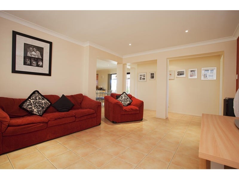 10 Wallan Avenue, Glenmore Park NSW 2745