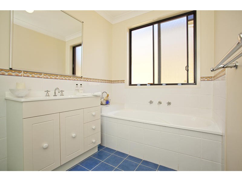 10 Wallan Avenue, Glenmore Park NSW 2745