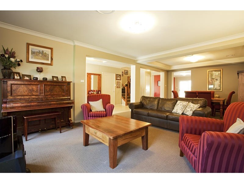 6 Coronet Terrace, Glenmore Park NSW 2745