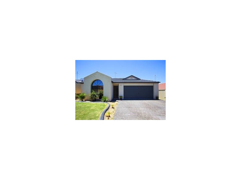 10 Wallan Ave, Glenmore Park NSW 2745