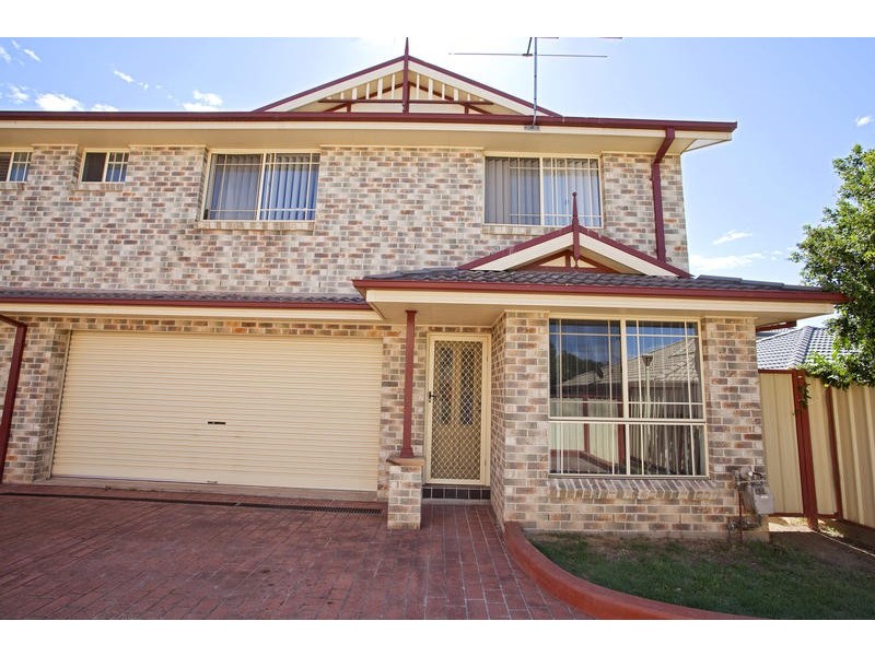 4/5 Gilmore Close, Glenmore Park NSW 2745