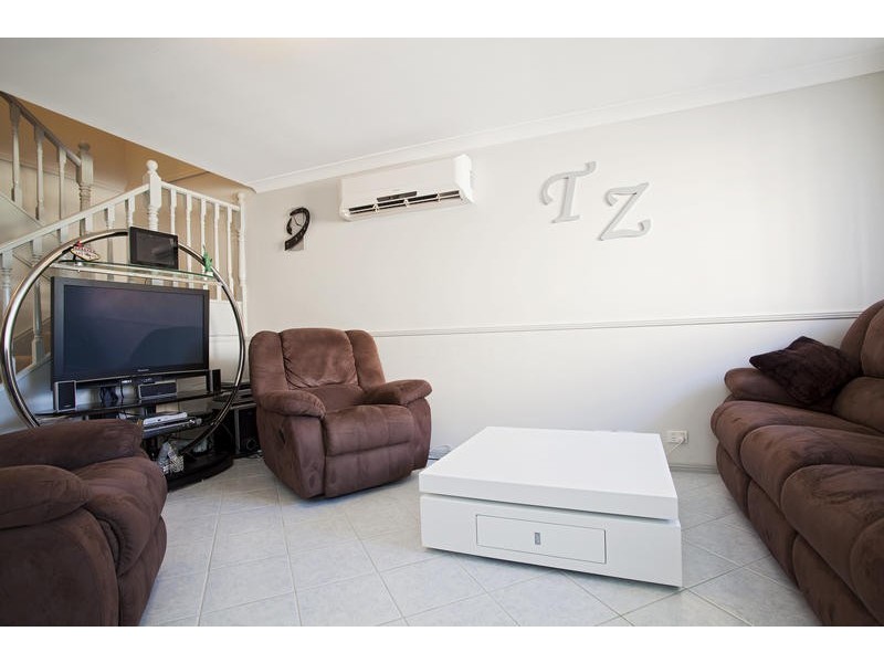 4/5 Gilmore Close, Glenmore Park NSW 2745