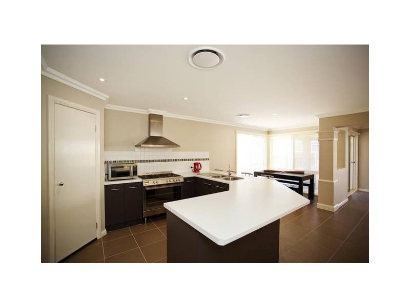 5 Parakeet Grove, Glenmore Park NSW 2745