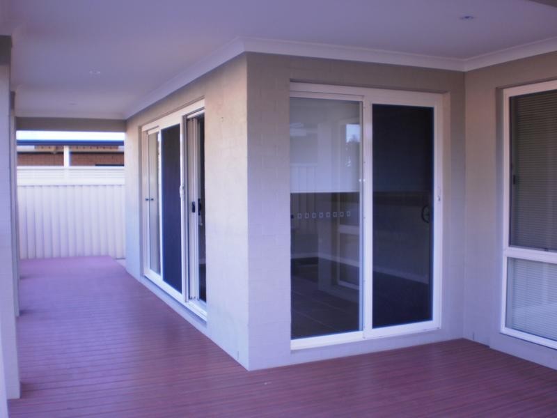 5 Parakeet Grove, Glenmore Park NSW 2745